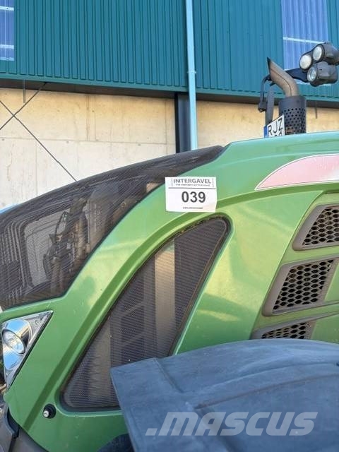 Fendt 724 Vario Tractors
