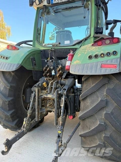 Fendt 724 Vario Tractors