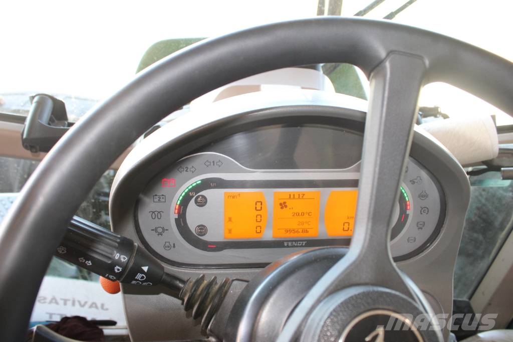 Fendt 724 Vario Tractors