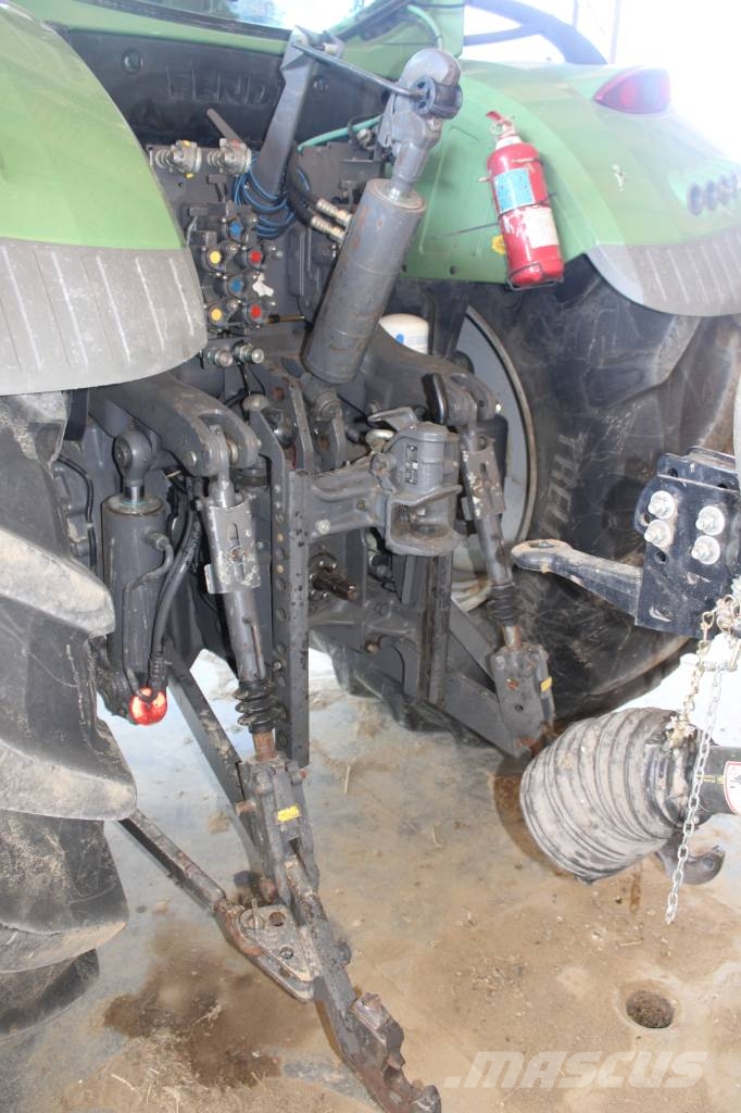 Fendt 724 Vario Tractors