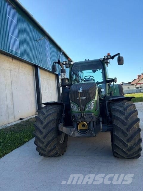 Fendt 724 Vario Tractors