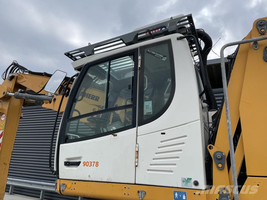 Liebherr LH 24 Rupsgraafmachines