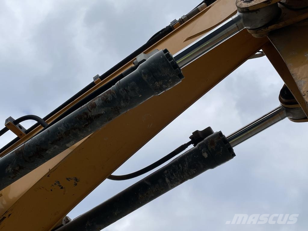 Liebherr LH 24 Rupsgraafmachines