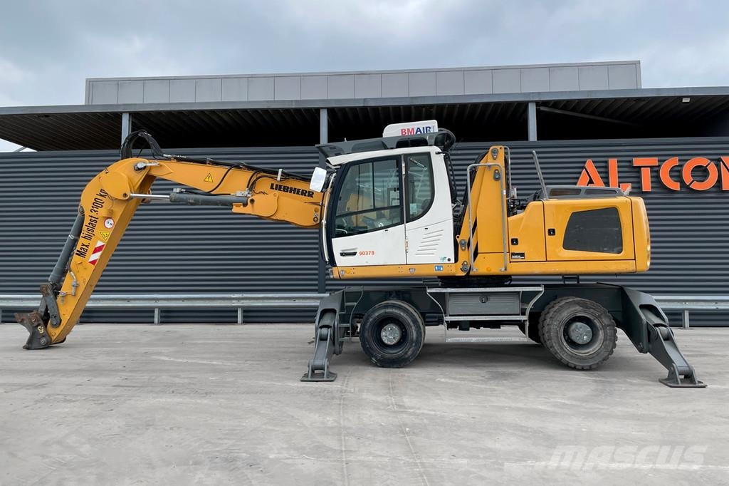 Liebherr LH 24 Rupsgraafmachines