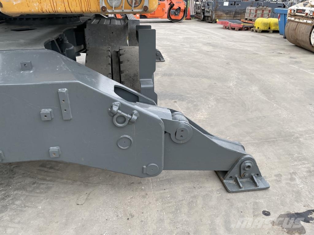 Liebherr LH 24 Rupsgraafmachines