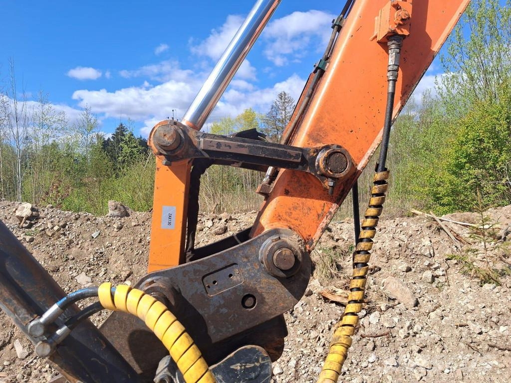 Hitachi ZX 130LCN-6 履带挖掘机