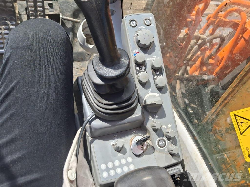 Hitachi ZX 130LCN-6 履带挖掘机