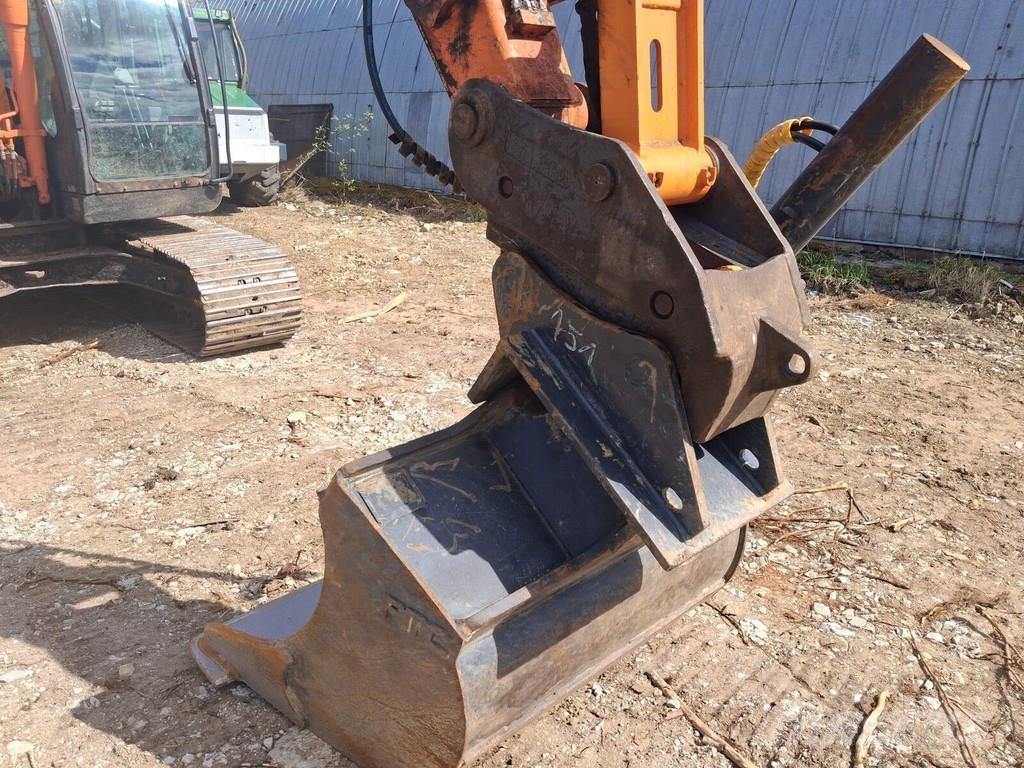 Hitachi ZX 130LCN-6 履带挖掘机