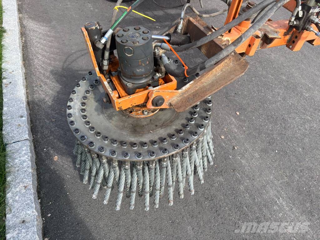 Nesbo Ogräsborste Penselborste UK 700 R / L SMS fäste La فرش