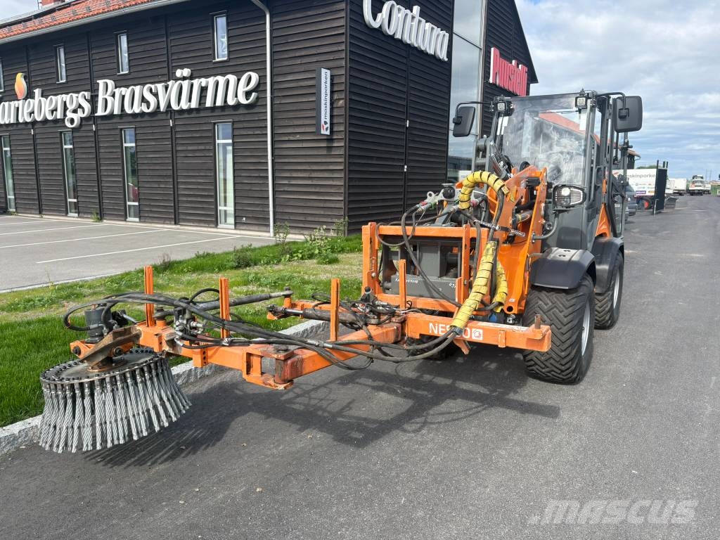 Nesbo Ogräsborste Penselborste UK 700 R / L SMS fäste La فرش