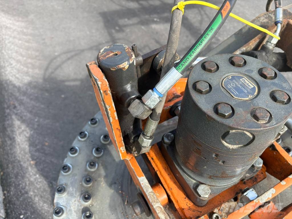 Nesbo Ogräsborste Penselborste UK 700 R / L SMS fäste La فرش