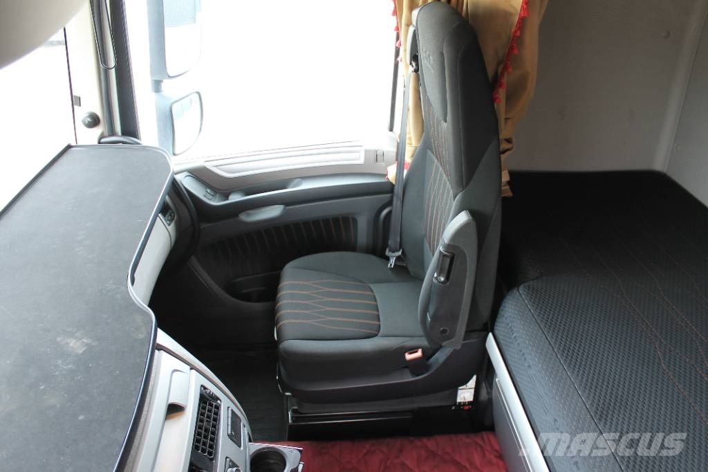 DAF XF 530 FTS 曳引機組件