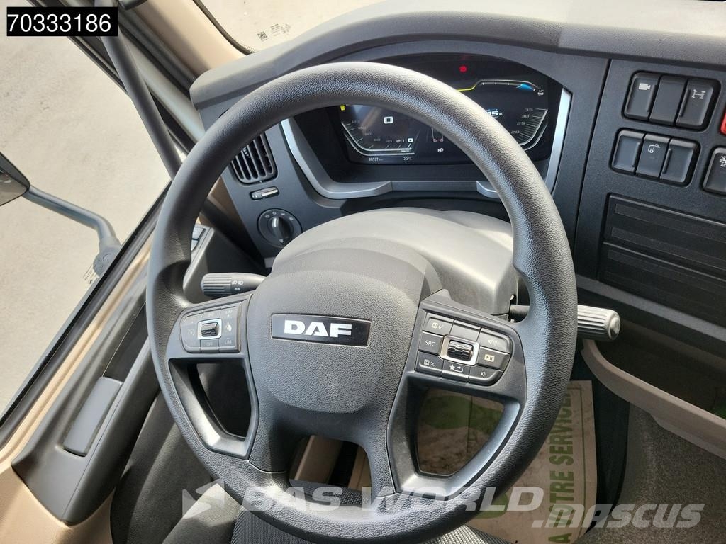 DAF XB 230 4X2 12tonner 1500kg Ladebordwand Automatic Camiones con caja de remolque