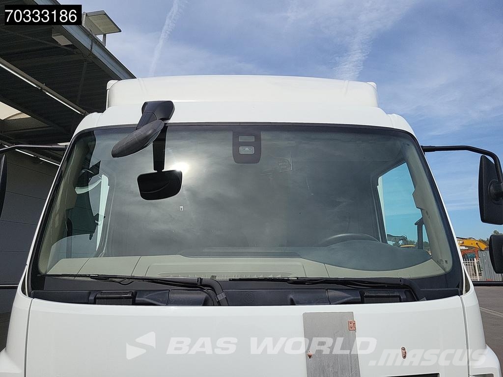 DAF XB 230 4X2 12tonner 1500kg Ladebordwand Automatic Camiones con caja de remolque
