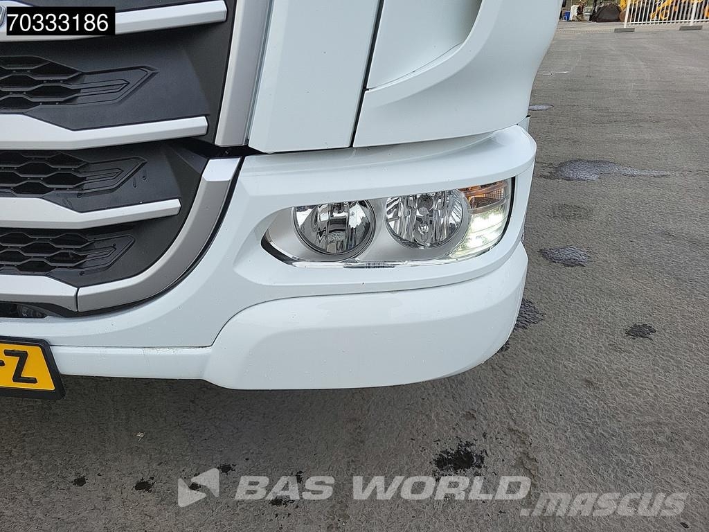 DAF XB 230 4X2 12tonner 1500kg Ladebordwand Automatic Camiones con caja de remolque
