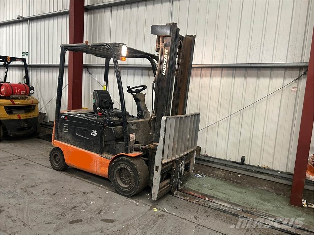 Doosan B25X-5 Sähkötrukit