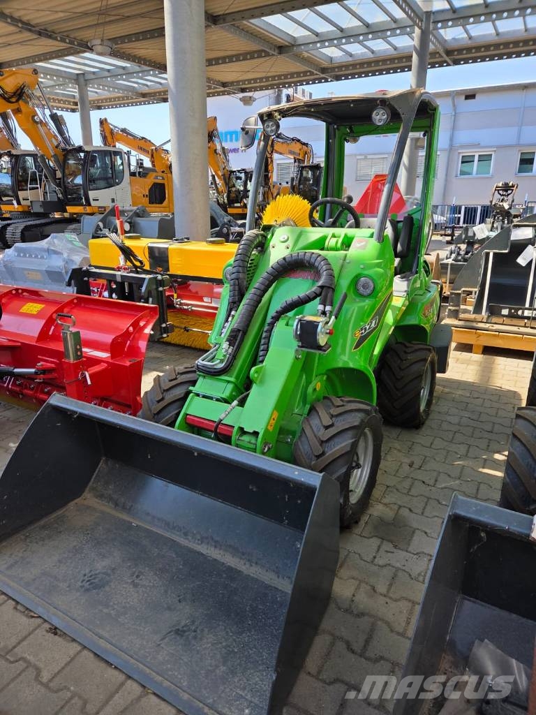 Avant E 527 Skid steer loaders