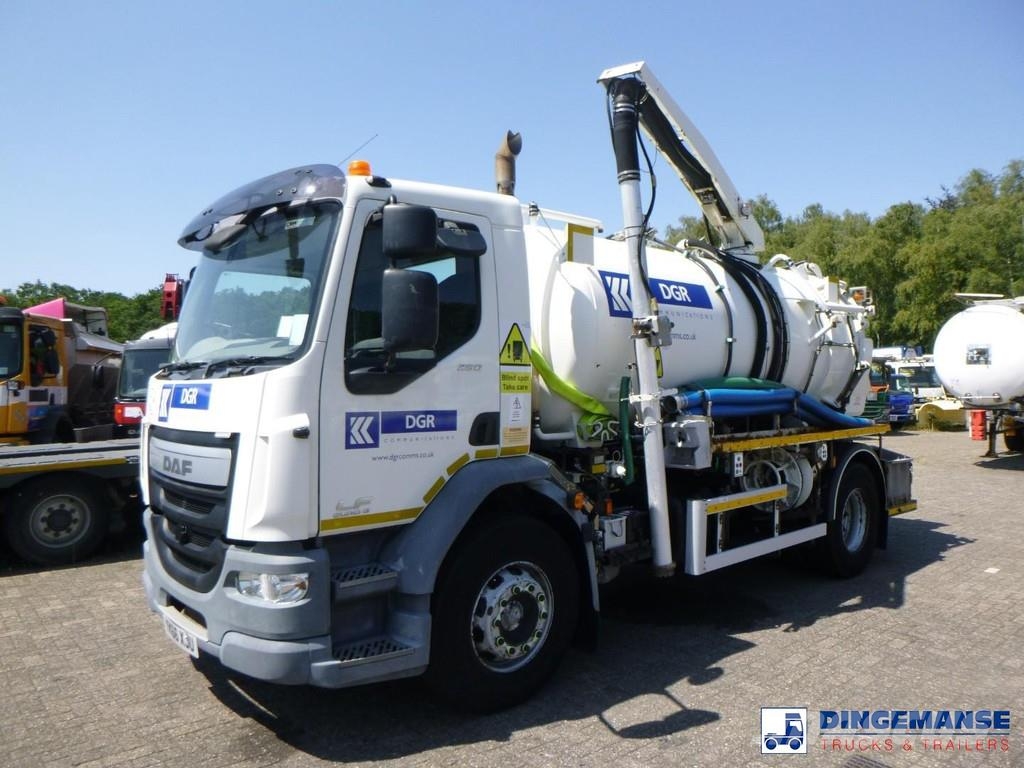 DAF LF 250 4x2 Whale vacuum tank 8 m3 콤비/진공 트럭