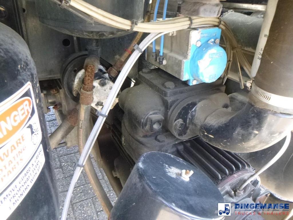DAF LF 250 4x2 Whale vacuum tank 8 m3 콤비/진공 트럭