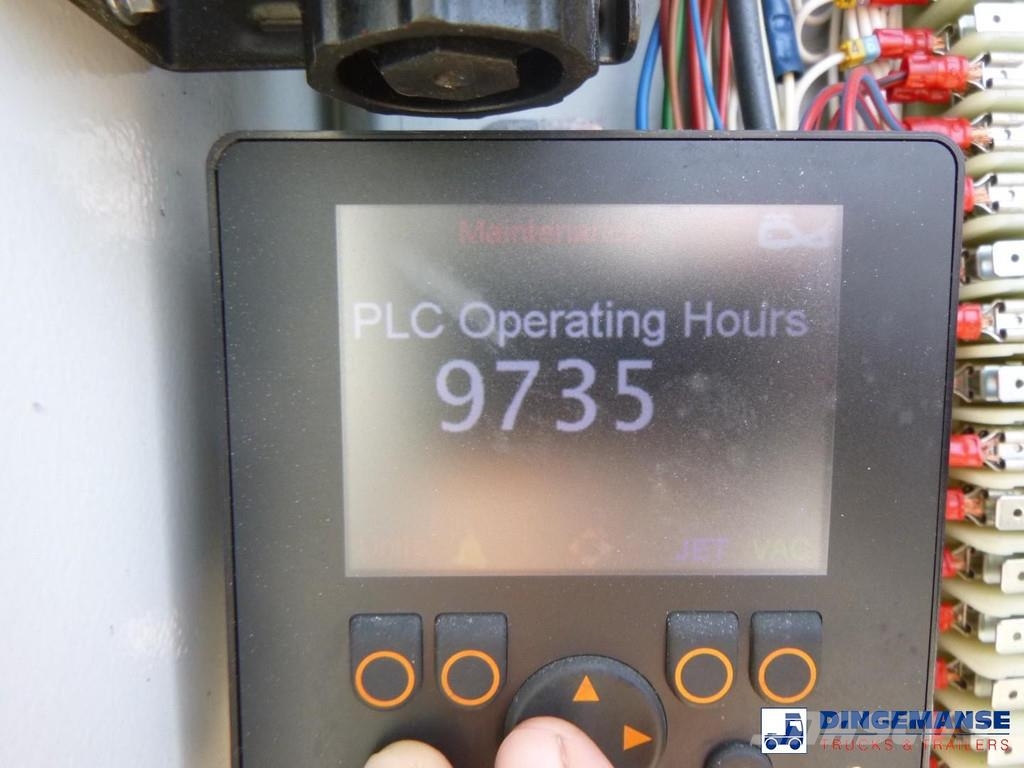 DAF LF 250 4x2 Whale vacuum tank 8 m3 콤비/진공 트럭