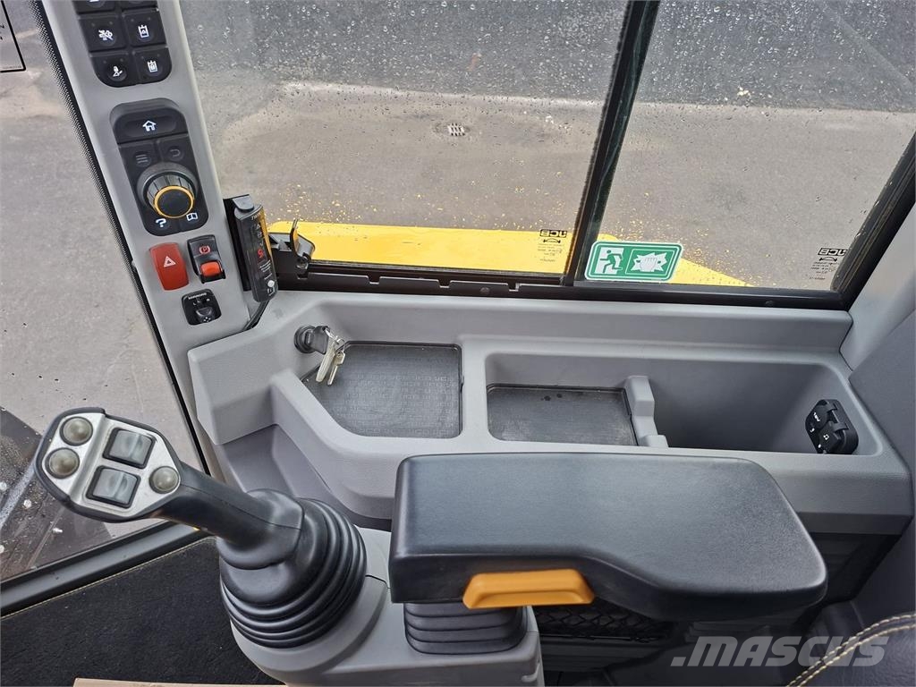 JCB 419K T4F -VÄHÄN AJETTU- لوادر بعجل