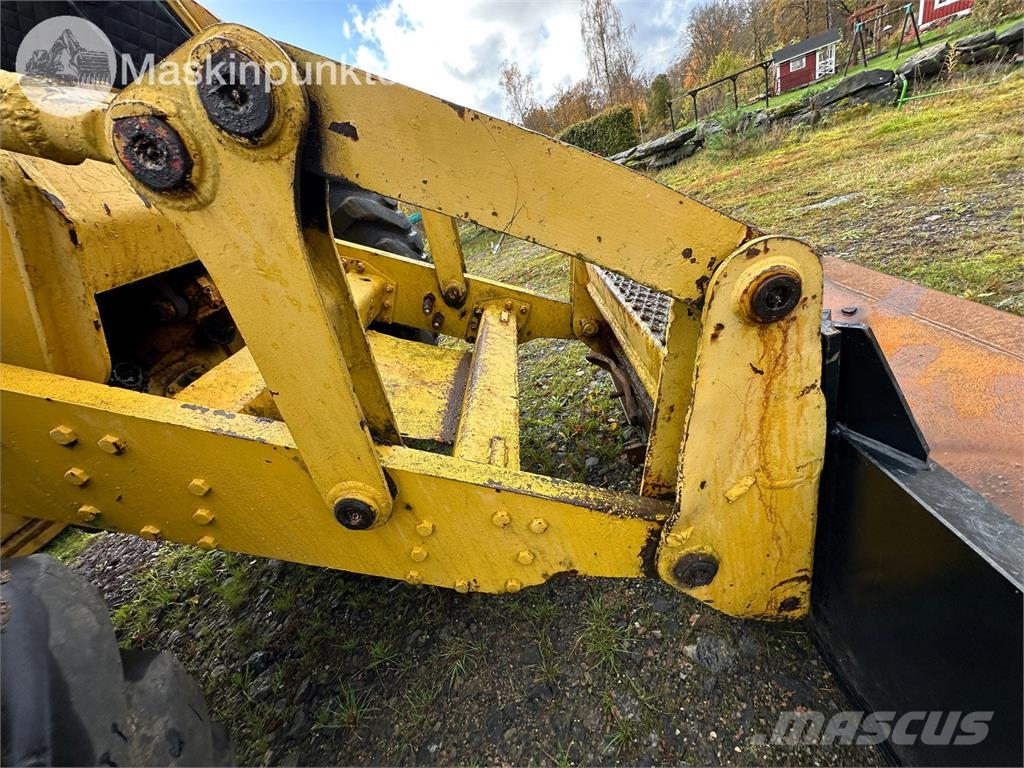 Volvo BM Lm 840 Iekrāvēji uz riteņiem