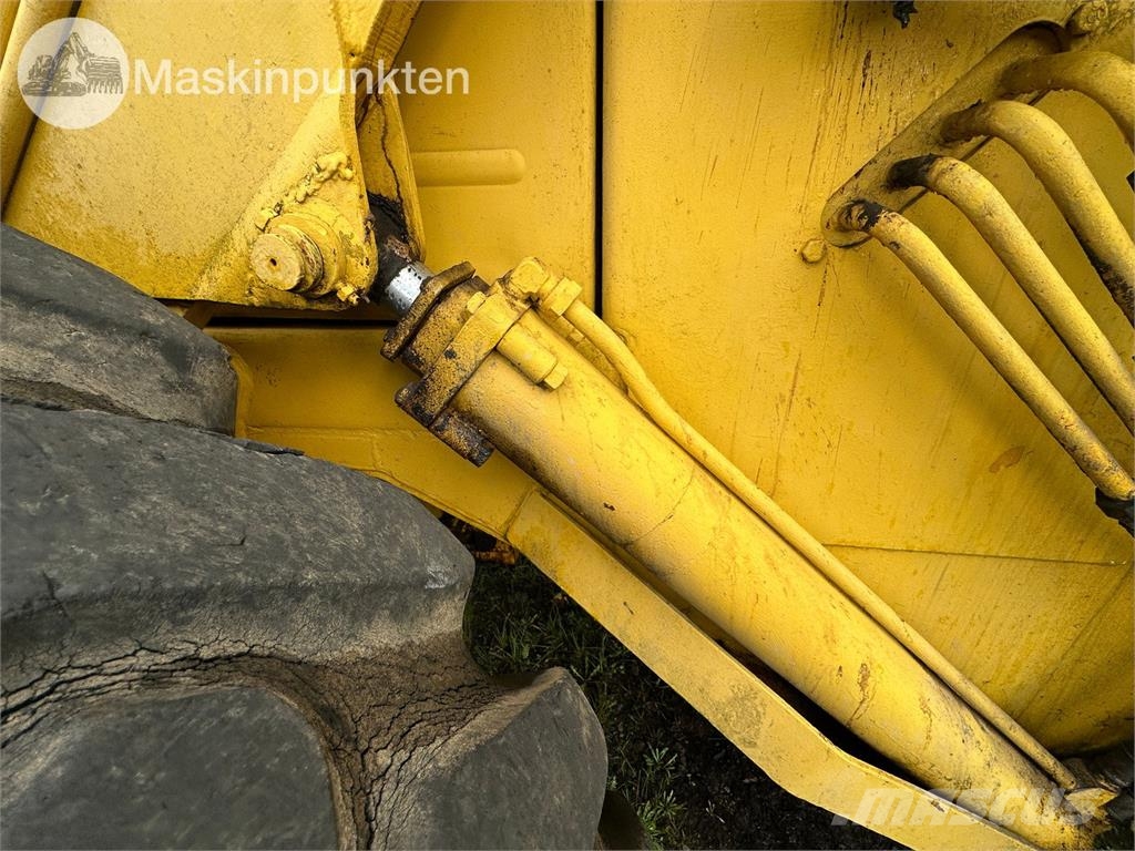 Volvo BM Lm 840 Iekrāvēji uz riteņiem