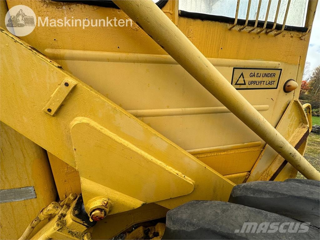 Volvo BM Lm 840 Iekrāvēji uz riteņiem