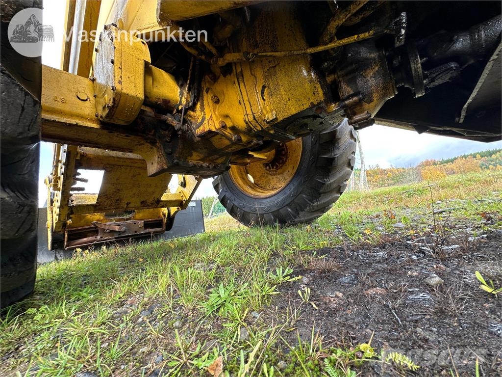 Volvo BM Lm 840 Iekrāvēji uz riteņiem