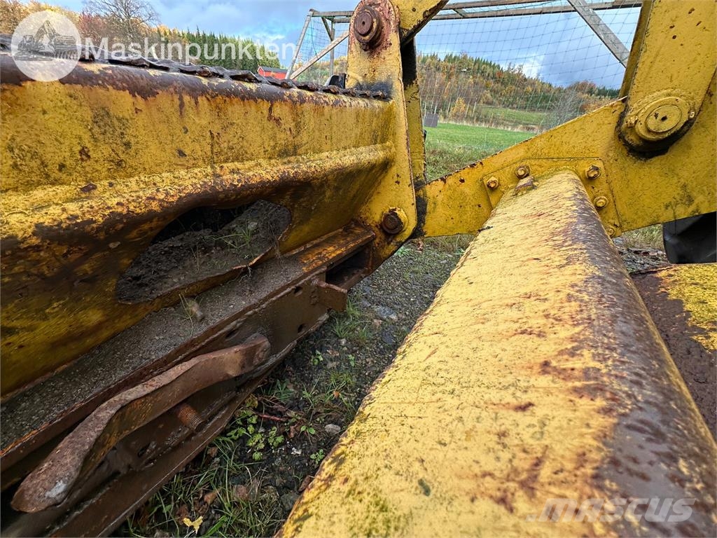 Volvo BM Lm 840 Iekrāvēji uz riteņiem