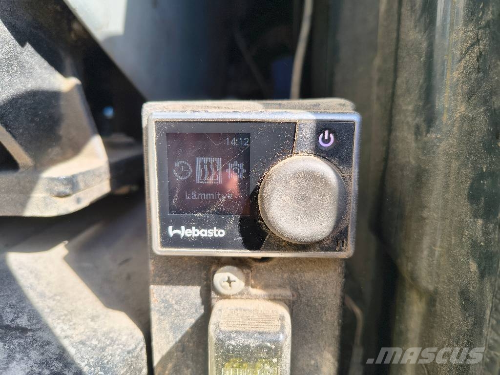 Komatsu PC 118 MR-8 حفارات زحافة