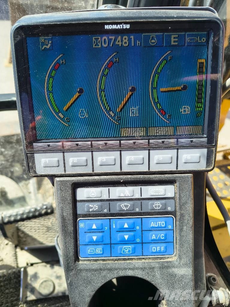 Komatsu PC 118 MR-8 حفارات زحافة