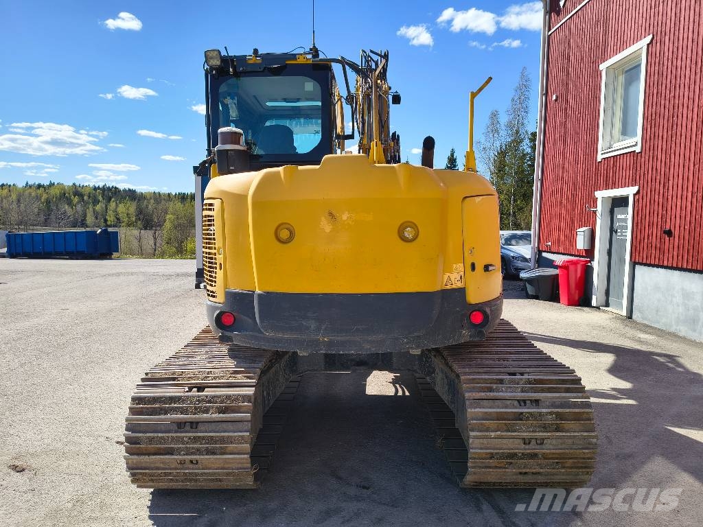 Komatsu PC 118 MR-8 حفارات زحافة