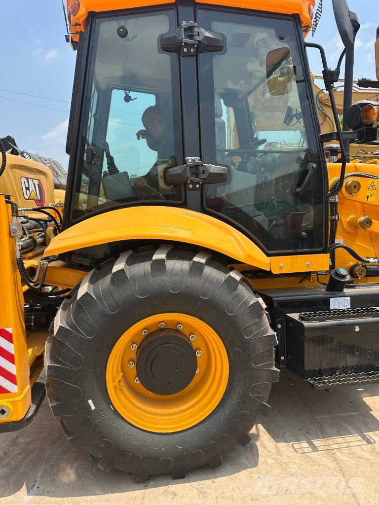 JCB 3CX لوادر ذات جرافات عكسية