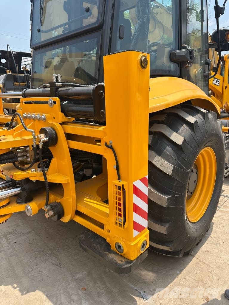 JCB 3CX لوادر ذات جرافات عكسية