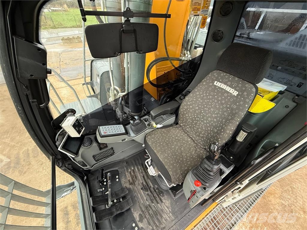 Liebherr R922 LC Car Dismantler Bagri za prekladanje primarnih/sekundarnih surovin