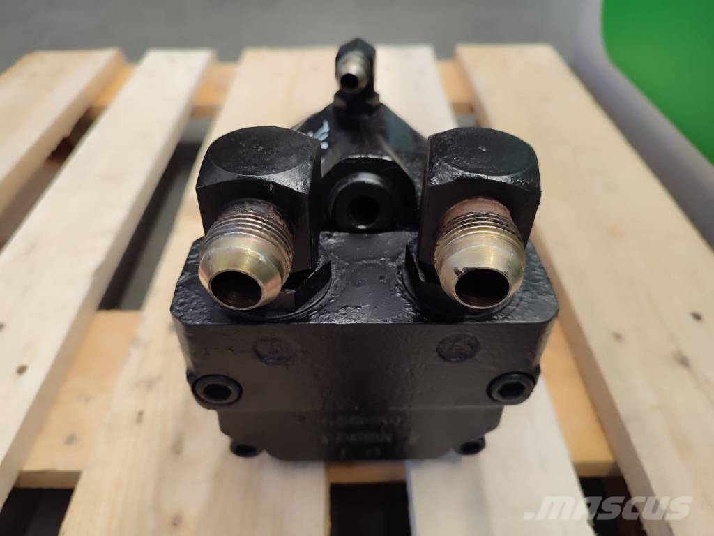  Hydraulic pump 971101/02 JLG 660 液压