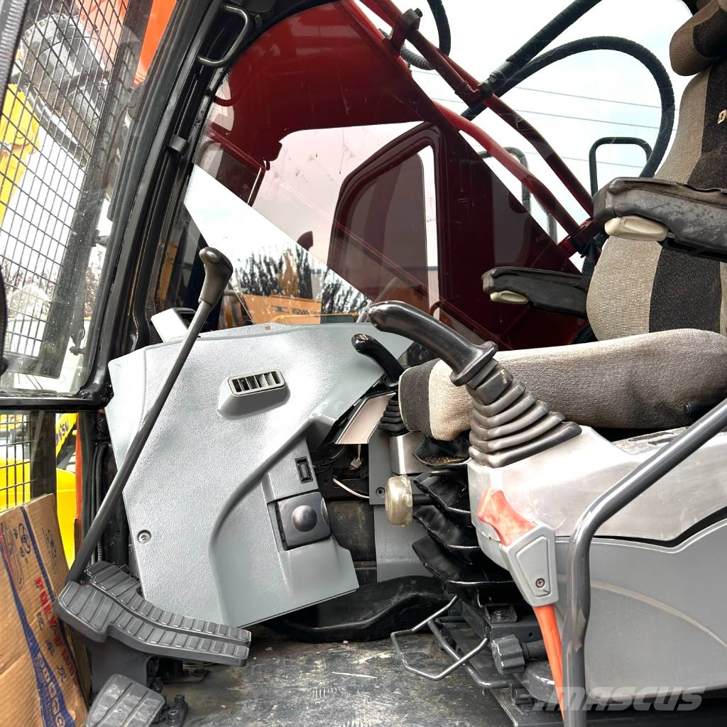 Doosan 300LC-9C Pásové rýpadlá