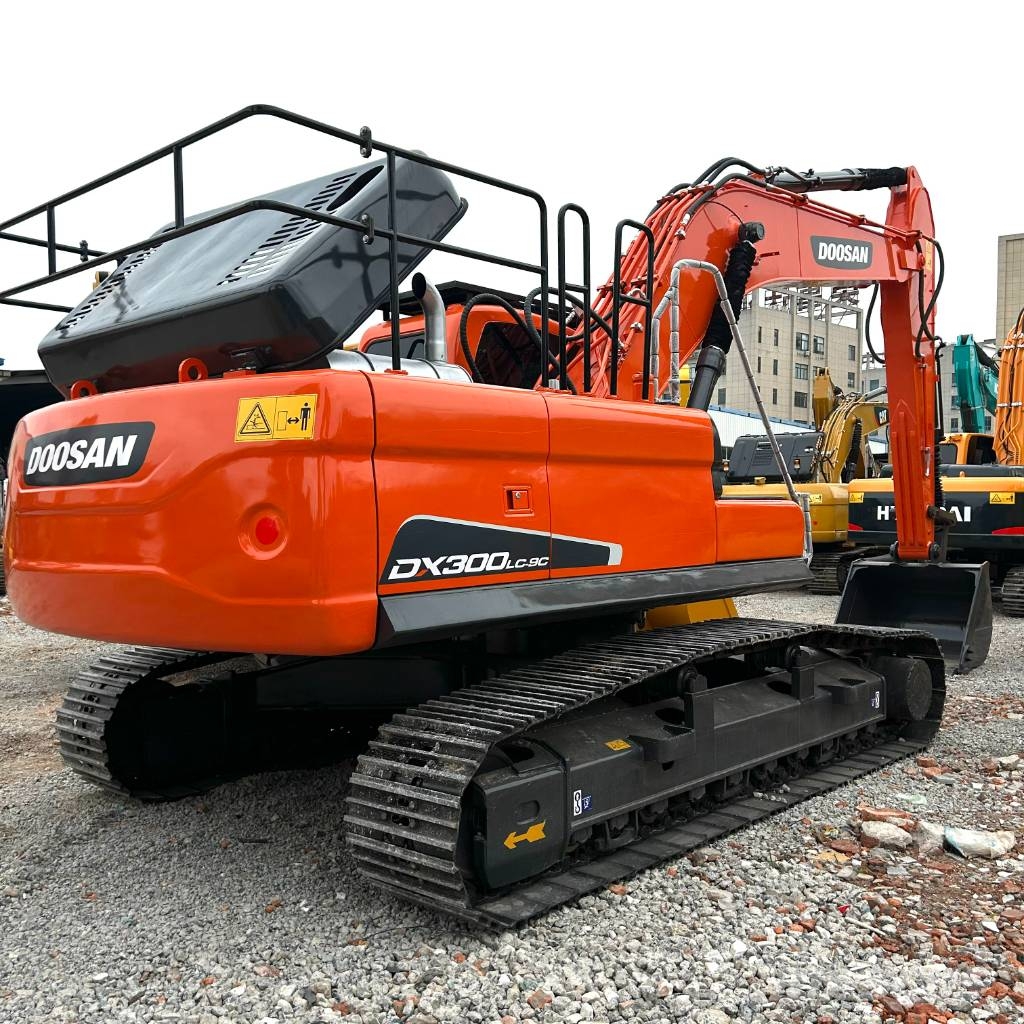 Doosan 300LC-9C Pásové rýpadlá