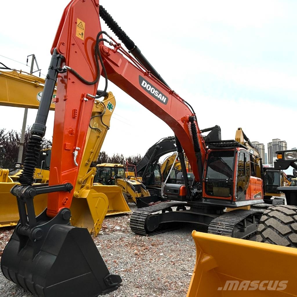 Doosan 300LC-9C Pásové rýpadlá