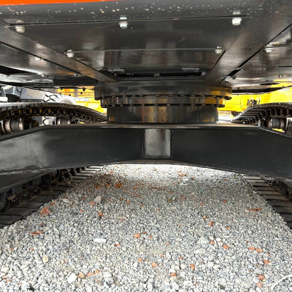 Doosan 300LC-9C Pásové rýpadlá