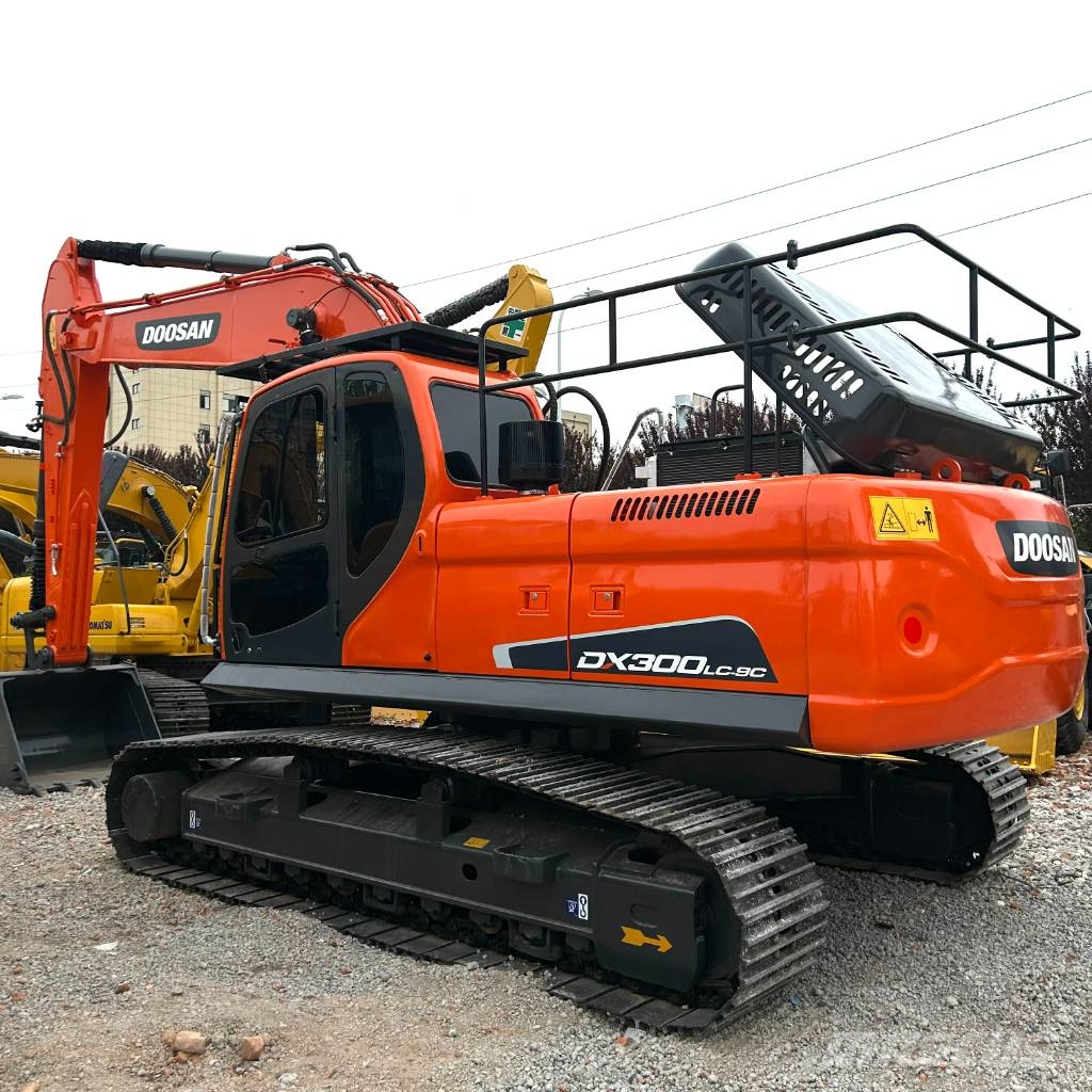 Doosan 300LC-9C Pásové rýpadlá