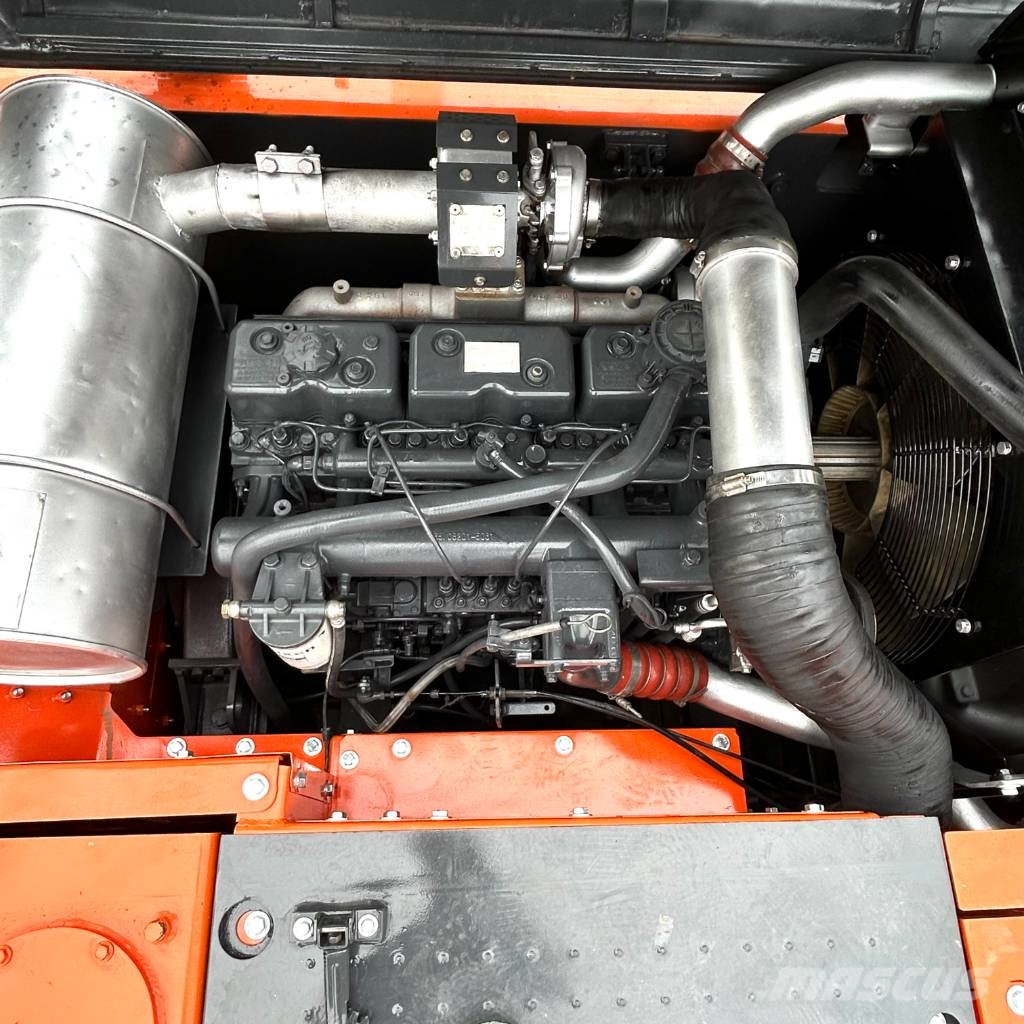 Doosan 300LC-9C Pásové rýpadlá