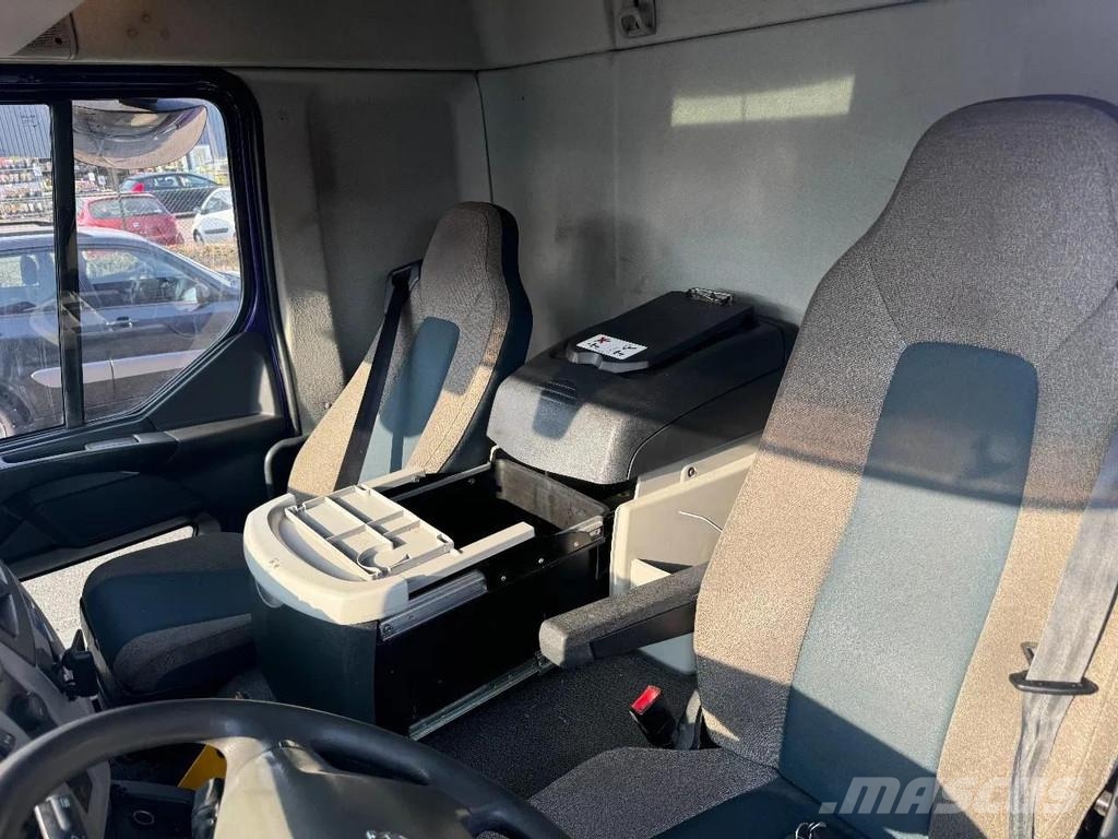 Volvo FL 250 4X2 EURO 6 BOX DHOLLANDIA 1500 KG Caminhões baú