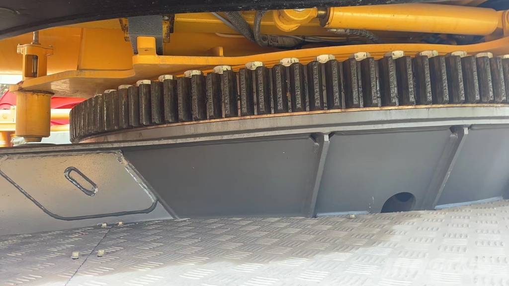 XCMG QY100K6C-1 All terrain cranes