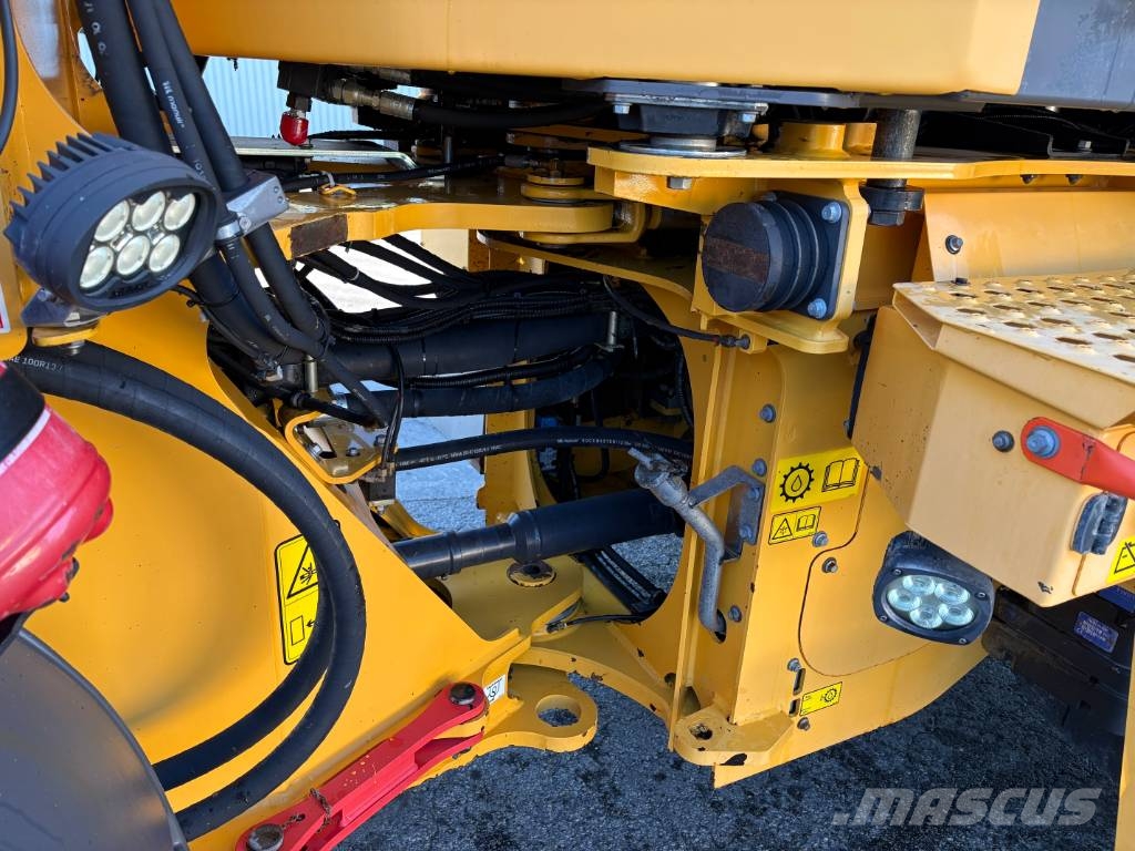 Volvo L70H lastmaskin, svensksåld, skevfäste Kolové nakladače