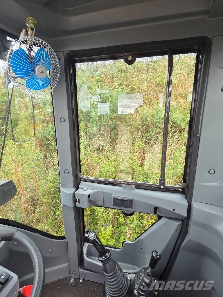 KGX K832 Mini utovarivači
