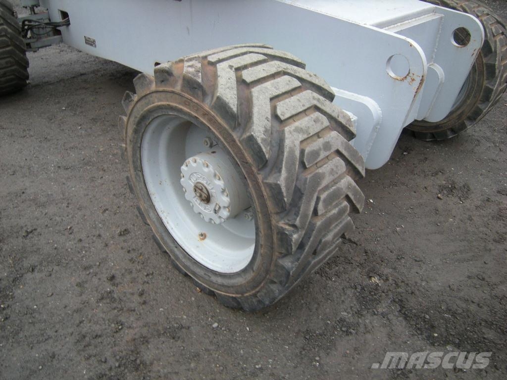 JLG 680 S Allrad Teleskopbühnen