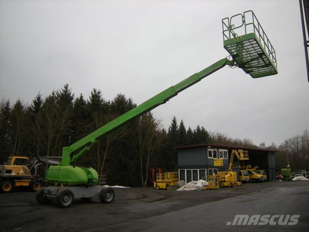 JLG 680 S Allrad Teleskopbühnen