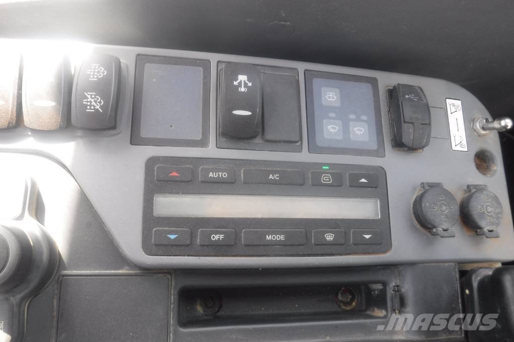 Doosan DX 140 LC-7 Crawler excavators